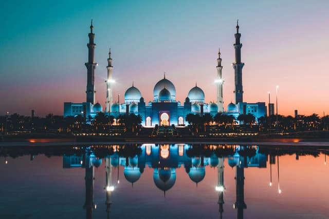 6 NIGHTS 7 DAYS LUXURY DUBAI PACKAGE