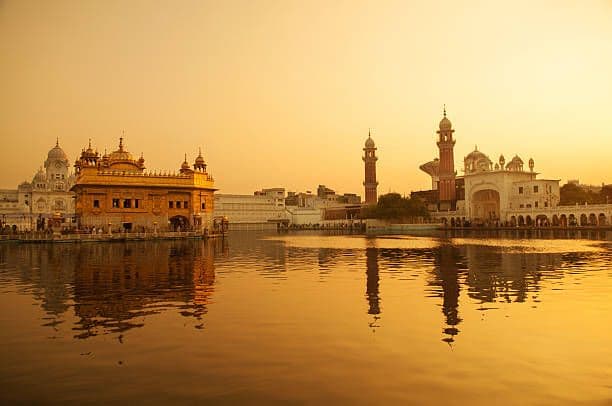 DELHI-CHANDIGARH-SHIMLA–MANALI-AMRITSAR-DELHI                   