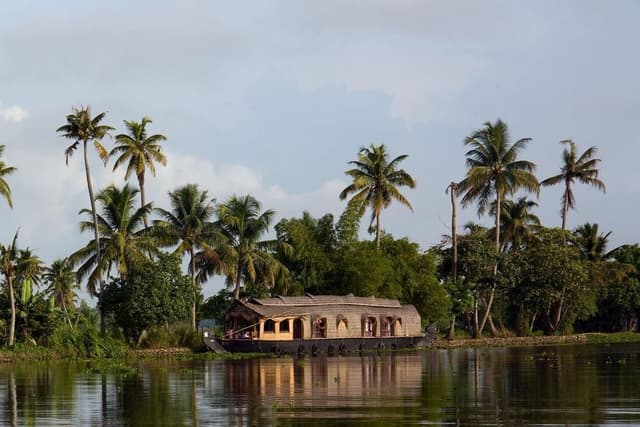 04NIGHTS-05DAYS BEST OF KERALA PACKAGE