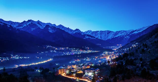 Manali Tour Package from Delhi by Volvo