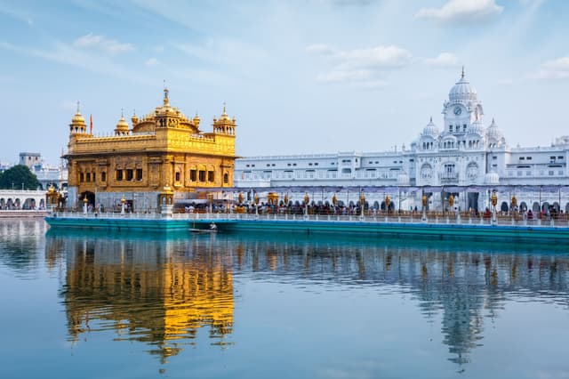SHIMLA-MANALI-DHARAMSHALA-DALHOUSIE-AMRITSAR              